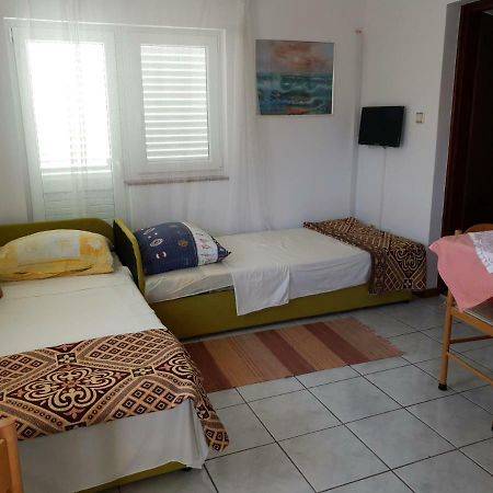 Apartments L.Z. Starigrad Paklenica Eksteriør bilde